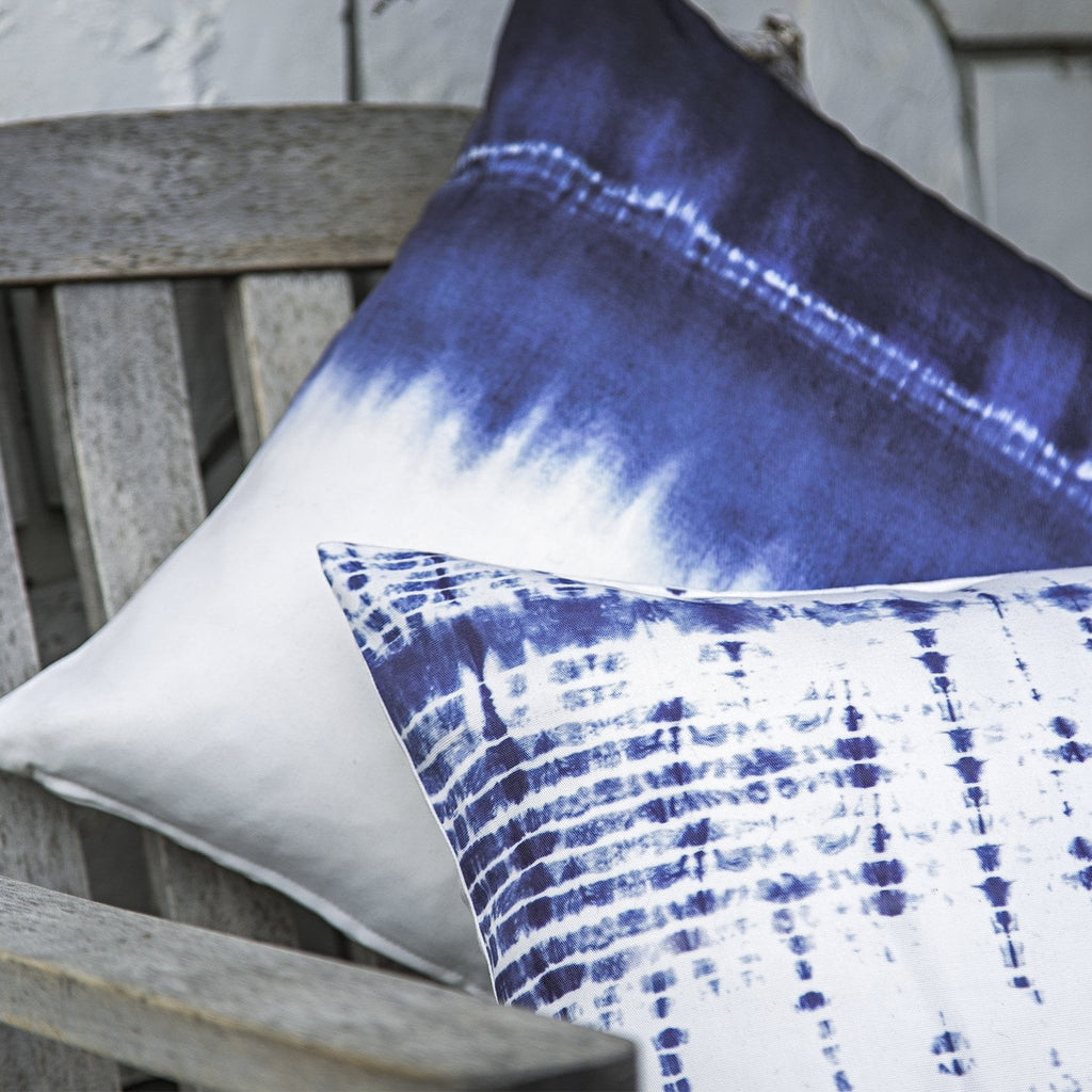 Phantoscope Continental Series Decorative Throw Pillow, 18" x 18", Blue and White Porcelain, 4 Set